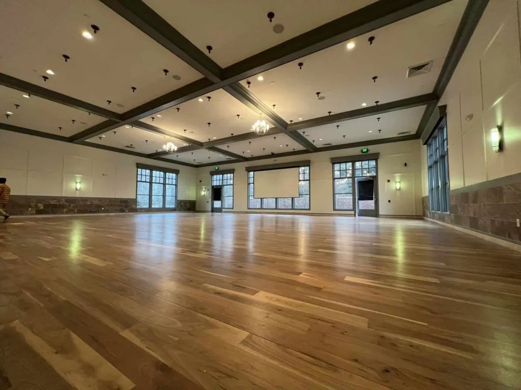 Commercial interior scaled 1 1024x768 1